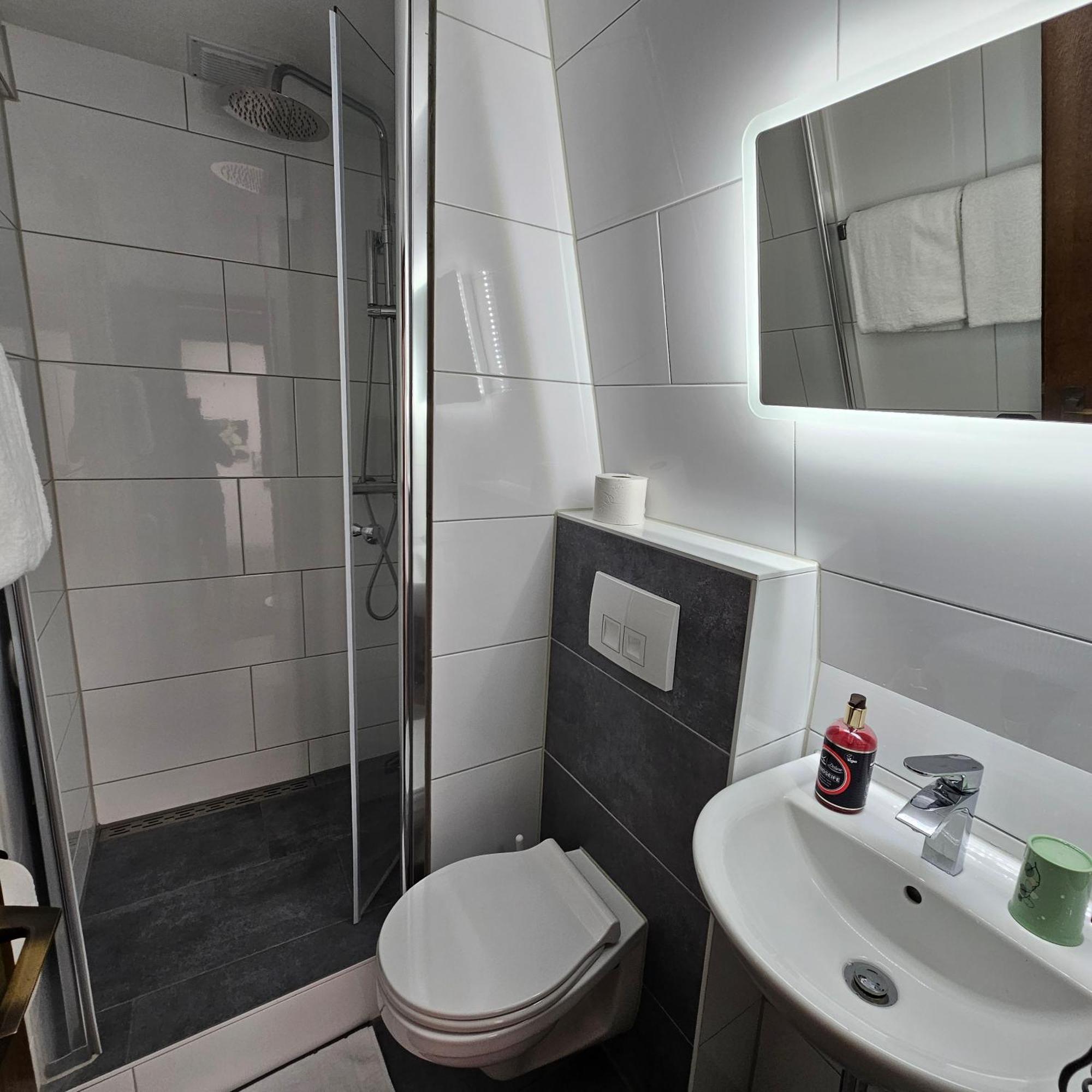 Hotel Koelner Hof Мильгейм-на-Руре Экстерьер фото